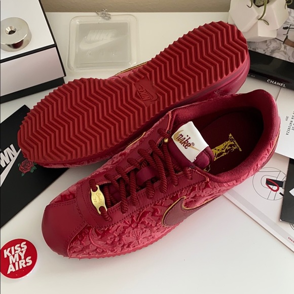 NWT Nike Cortez special edition red - Picture 9 of 9